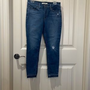 Levi 711 skinny jeans